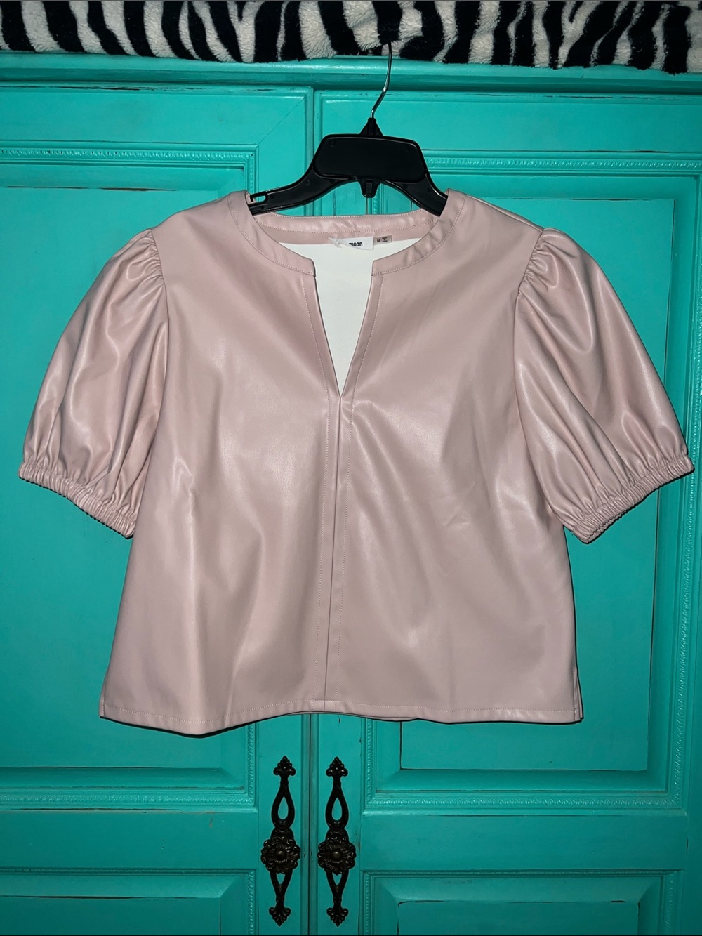 Women’s Puff-Sleeve Faux Leather Top in Light Pink